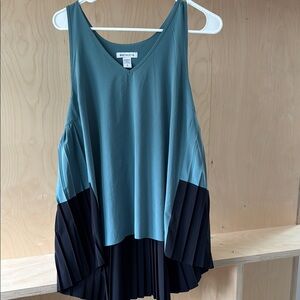 ATHLETA Women's Teal and Black Pleated Top - large